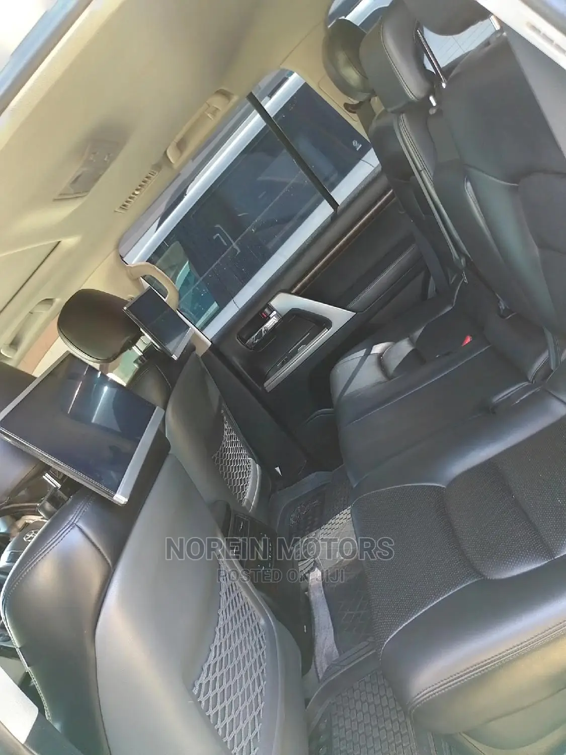 Toyota Land Cruiser Prado 2017 White
