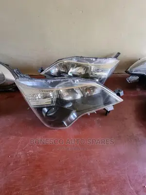 Toyota Spade Xenon Headlights Assembly