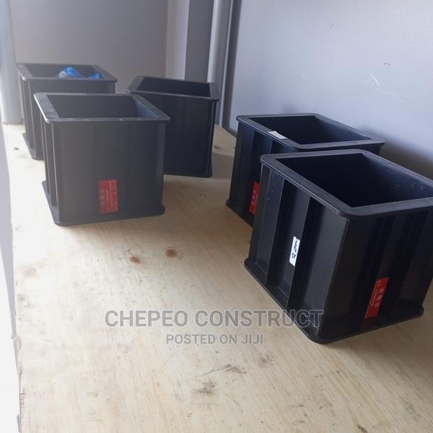 Plastic Concrete Testing Mould - main view