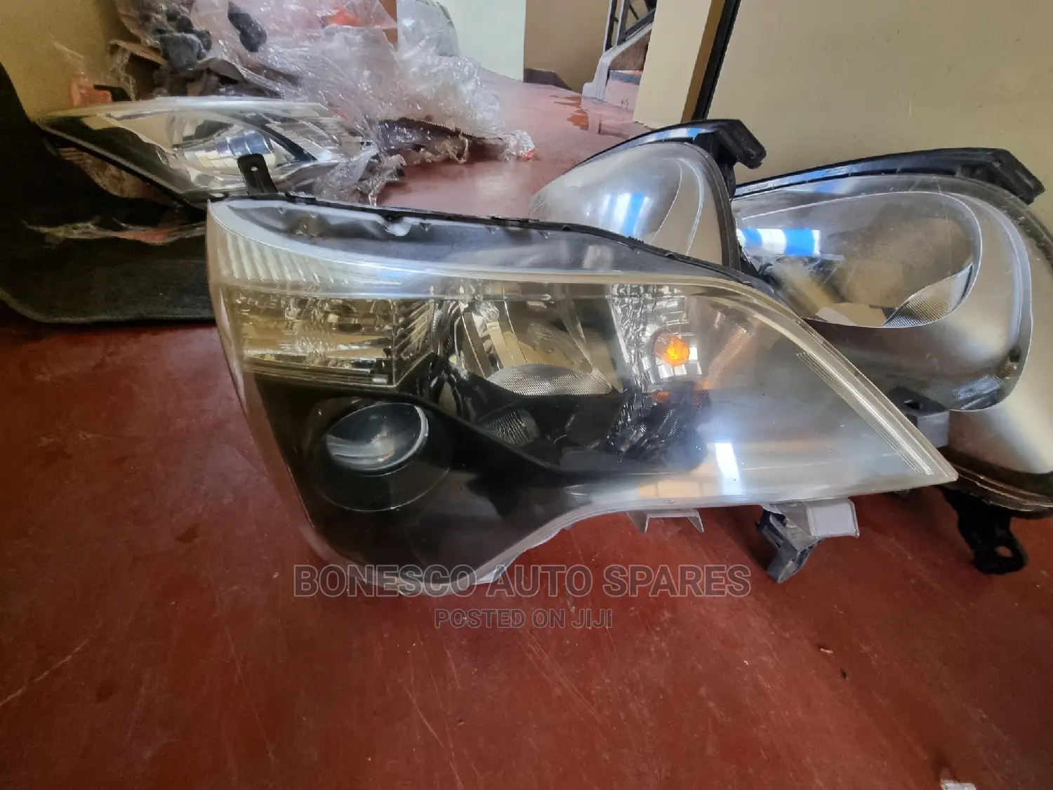 Toyota Spade Left Xenon Headlight Assembly