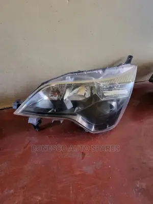 Toyota Spade Left Xenon Headlight Assembly
