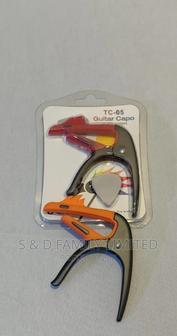 Guitar Capo With 3 Guitar Picks
