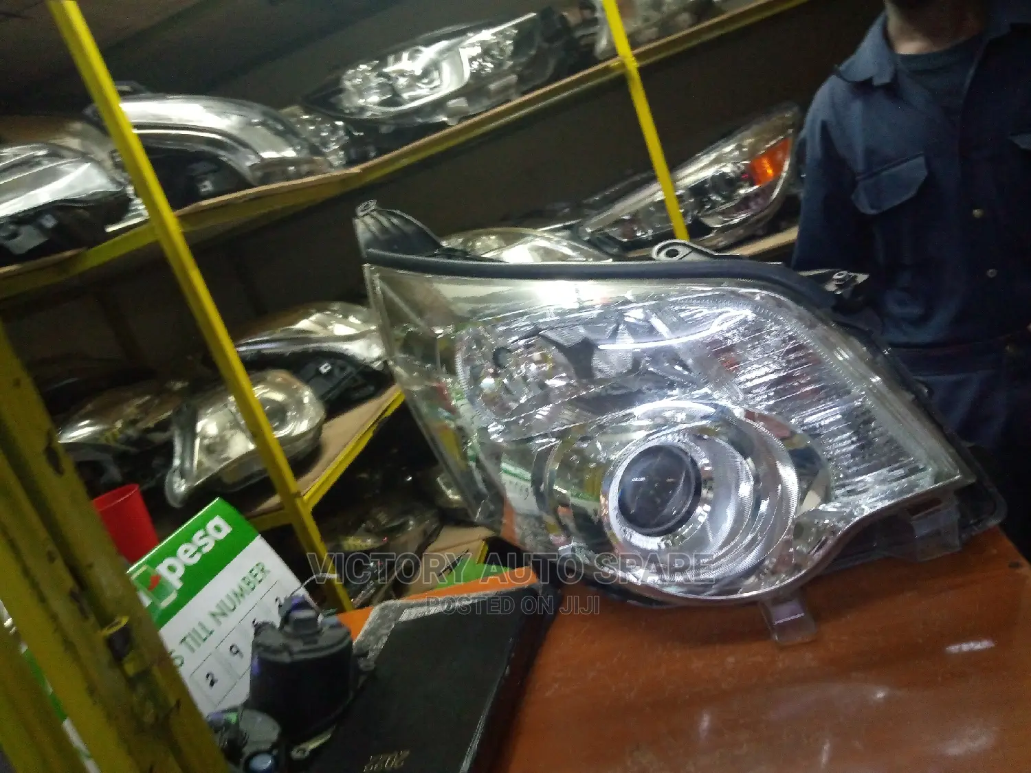 Noah Headlight Xenon 2010-2013 Model