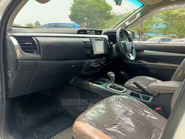 Toyota Hilux 2016 White - thumbnail 6