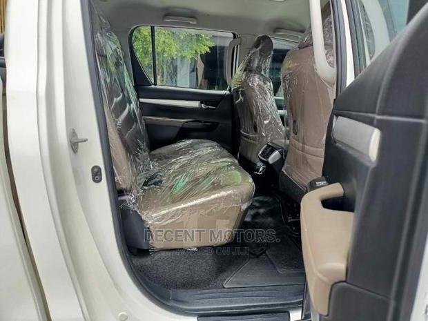 Toyota Hilux 2016 White - thumbnail 7