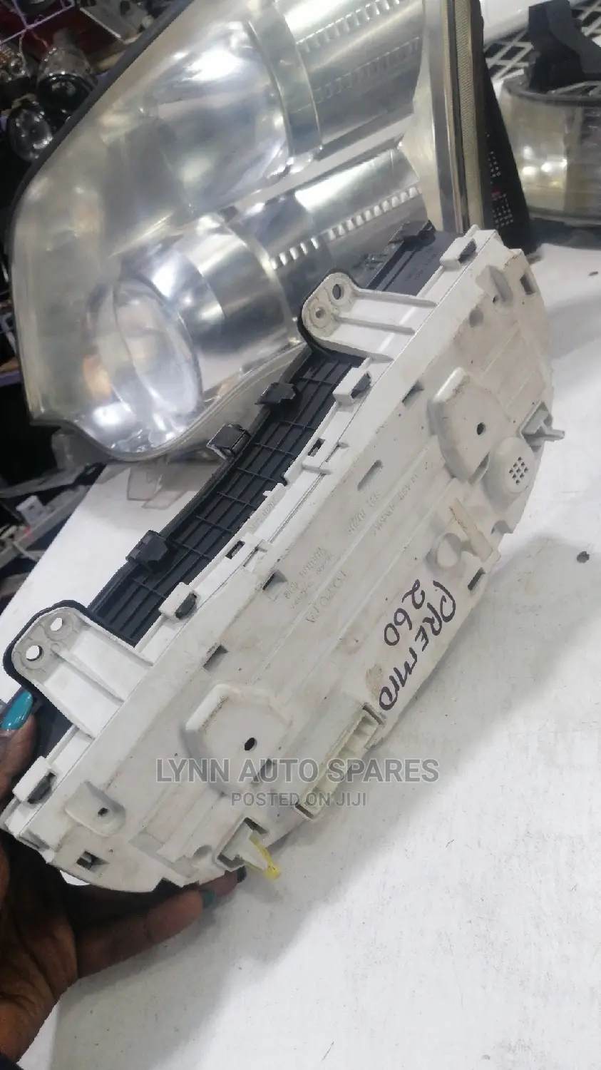 Toyota Premio 260 Speedometer Clock