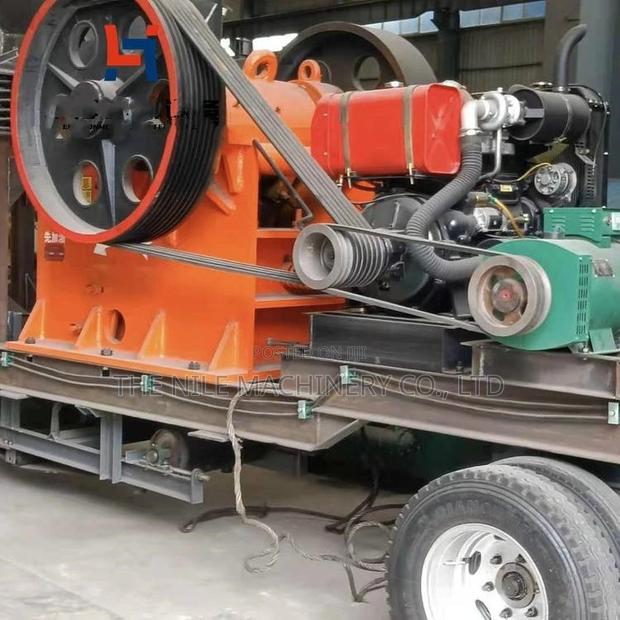 Large and Small Jaw Crusher Quartzite Jaw Crusher - main view