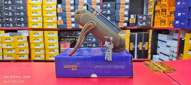 Moment 5868 Lock - main view