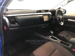 Toyota Hilux 2018 Blue