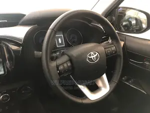 Toyota Hilux 2018 Blue