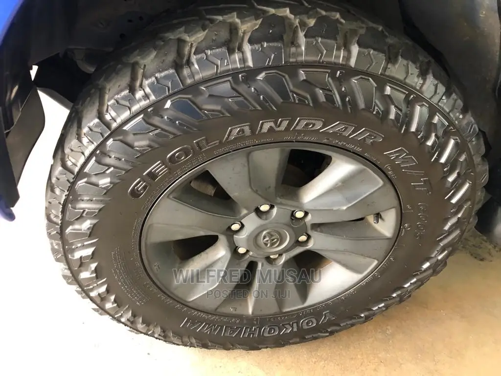 Toyota Hilux 2018 Blue
