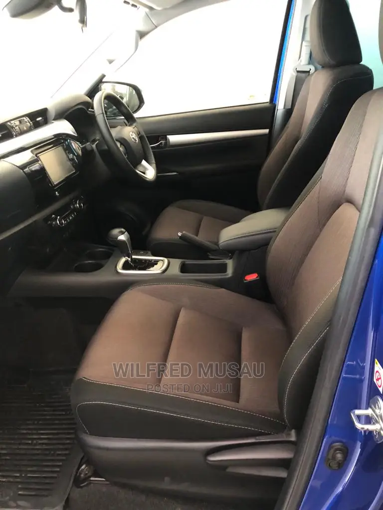 Toyota Hilux 2018 Blue