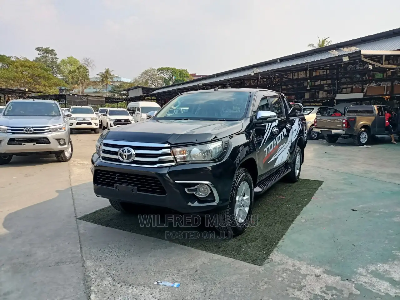 Toyota Hilux 2016 Black