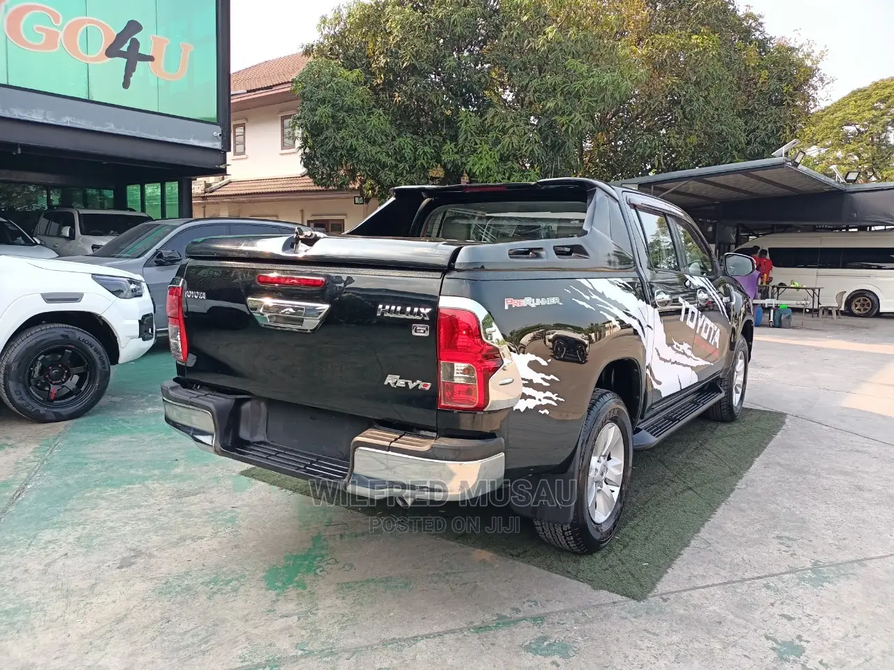 Toyota Hilux 2016 Black