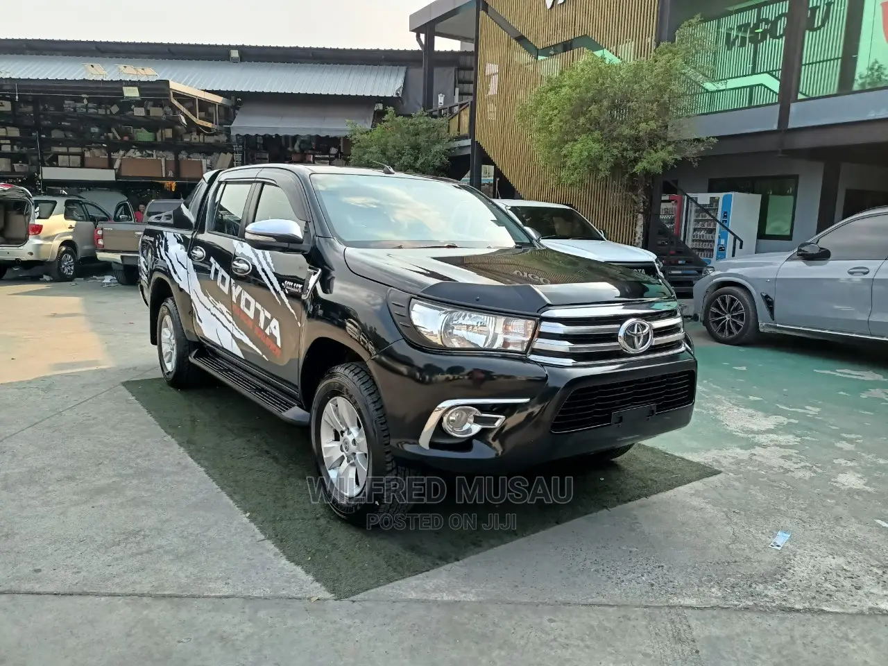 Toyota Hilux 2016 Black