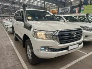 Toyota Land Cruiser 2016 White