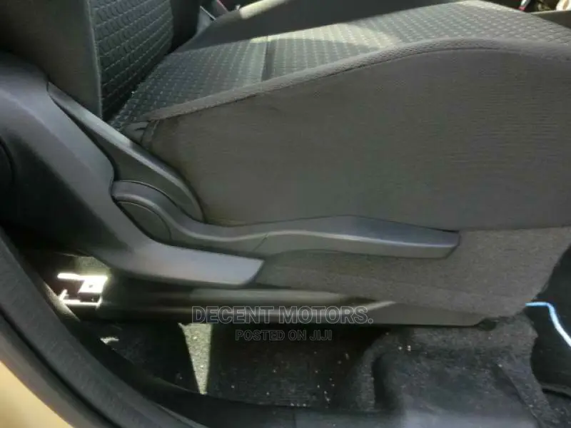 Suzuki Swift 2017 Gold