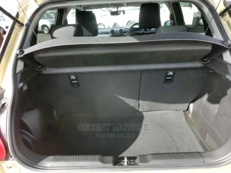 Suzuki Swift 2017 Gold