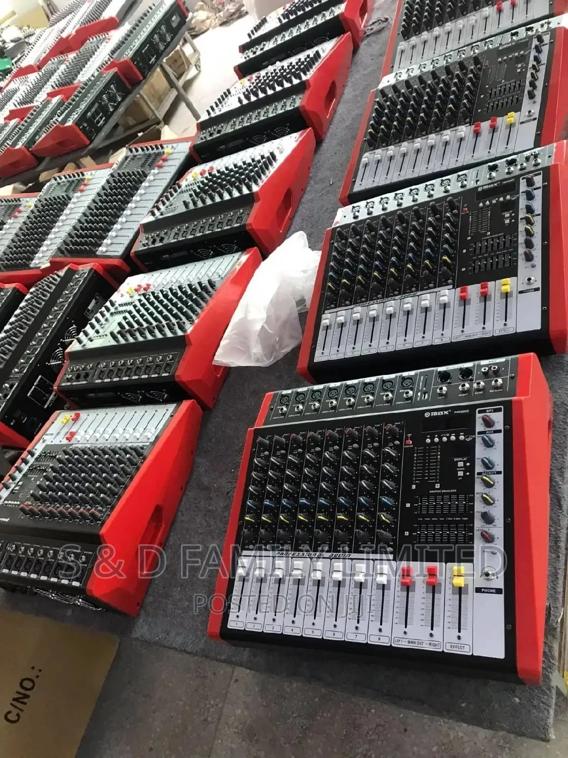 Omax 8 Channels Professional Mixer