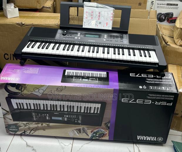Yamaha PSR-E373 Portable Keyboard With 61 Keys - thumbnail 2