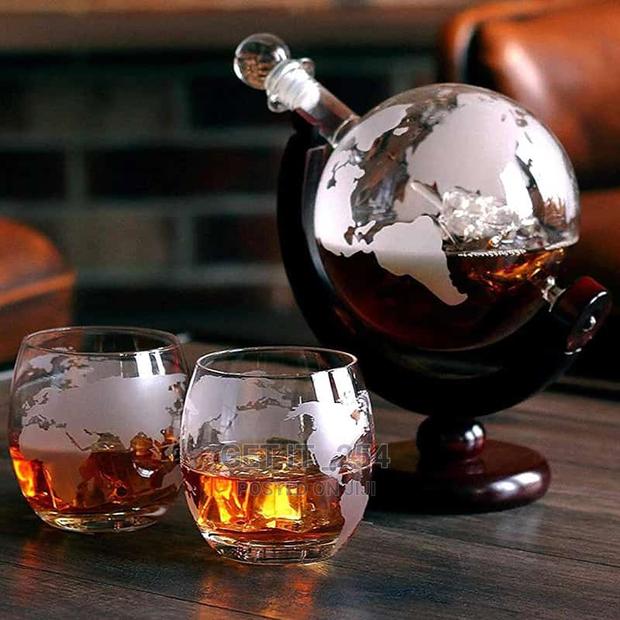 Globe Whiskey Decanter Set. - main view
