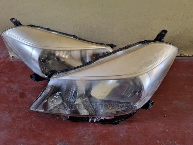 Toyota Vitz Juwela Nonxenon Headlights Assembly - main view