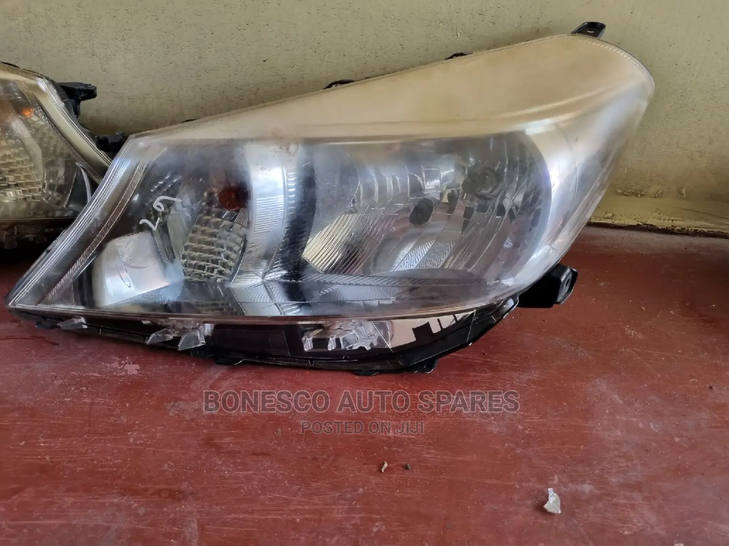 Toyota Yaris 2010-2013 Nonxenon Headlights Assembly