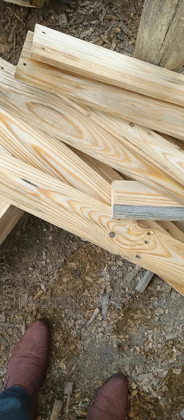 4 Ft Pallets Pieces - thumbnail 3