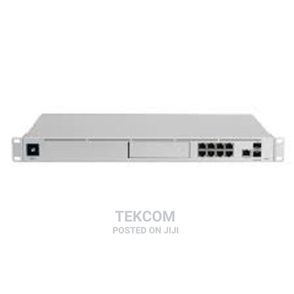 Ubiquiti Dream Machine Propre-Installed Unifi Network Applic