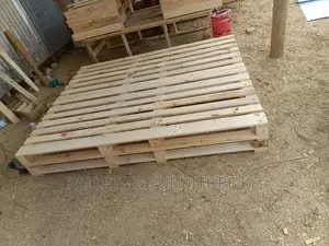 Simple 5 by 6 Pallet Bed