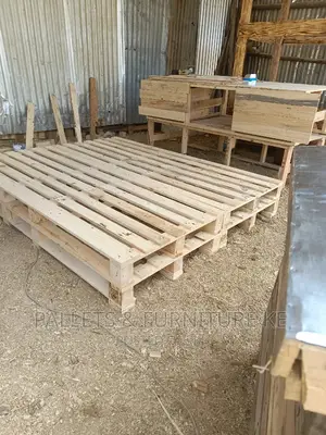 Simple 5 by 6 Pallet Bed