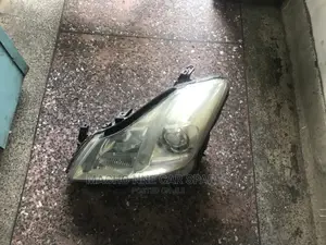 Toyota Crown 2010 Xenon Headlight (Clear Shade)