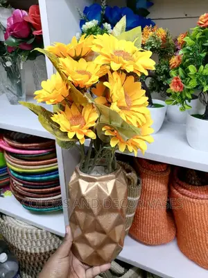 Gold Glass Fiber Vase With Sunflowers