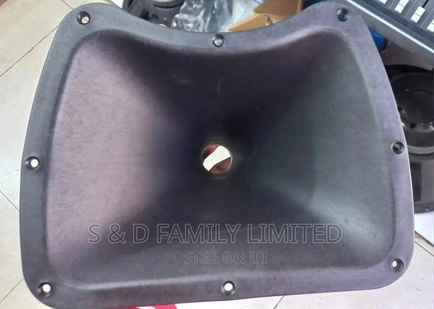 Oval Like Speaker Flair