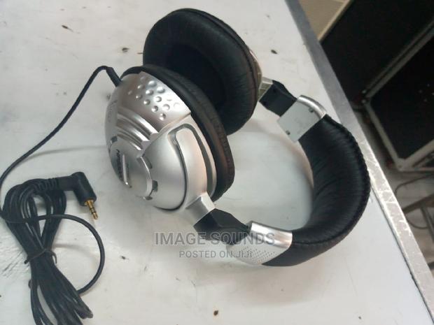 Headphones - main view