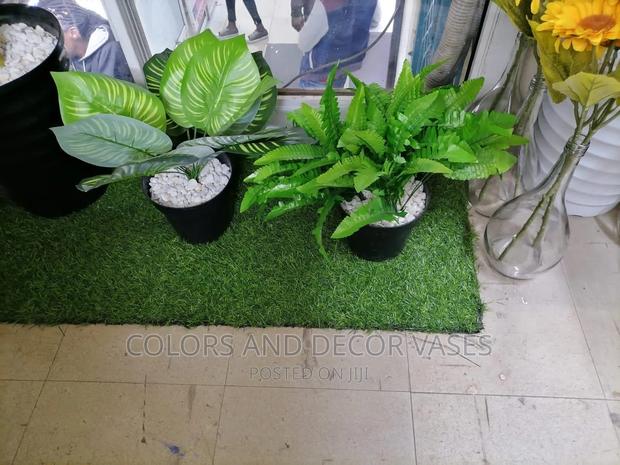 Small Flower With Vase - main view