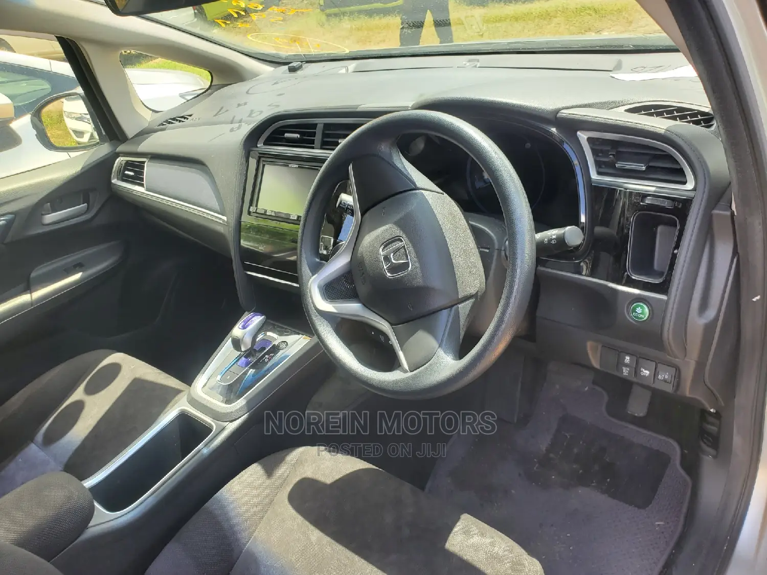 Honda Fit Shuttle 2016 Silver