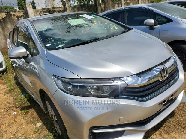 Honda Fit Shuttle 2016 Silver - thumbnail 2
