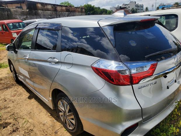Honda Fit Shuttle 2016 Silver - thumbnail 4
