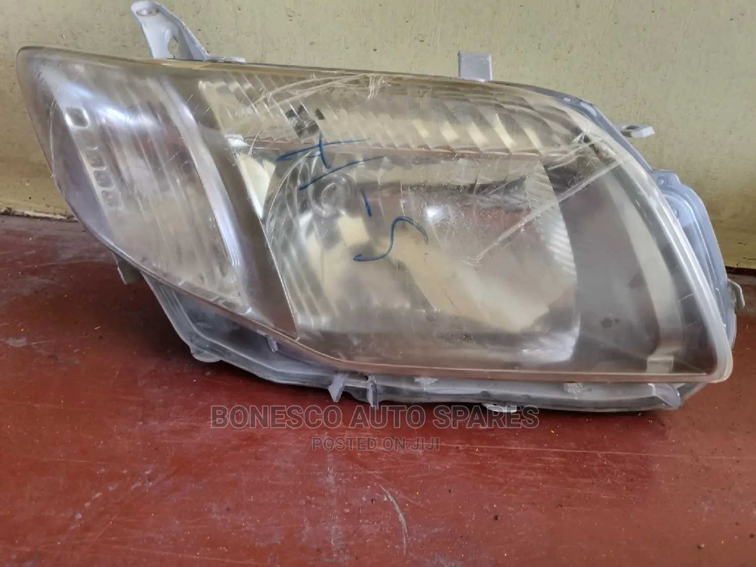 Toyota Fielder/ Axio 2010 Nonxenon Headlights