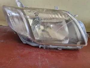 Toyota Fielder/ Axio 2010 Nonxenon Headlights