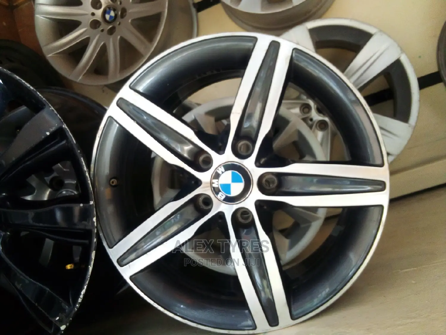 Size 17 Inches BMW Alloy Rims Set