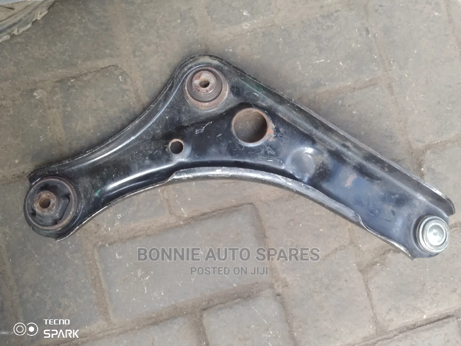 Nissans Dayz Control Arm