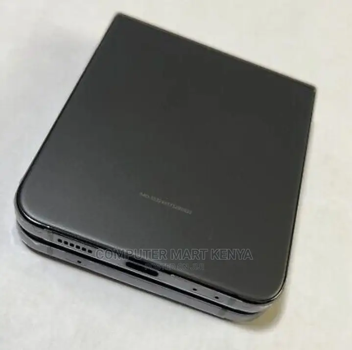 New Samsung Galaxy Z Flip4 256 GB