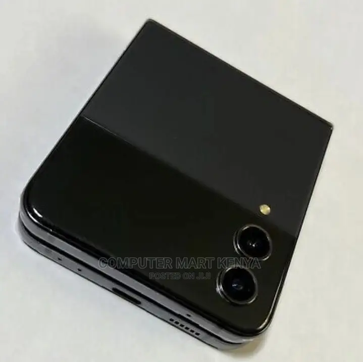 New Samsung Galaxy Z Flip4 256 GB