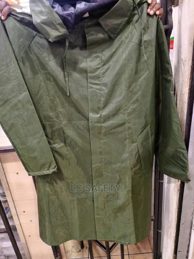 Heavy Raincoats With Inner Lining - thumbnail 2