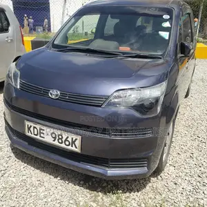 Toyota Spade 1.5 2014 Purple