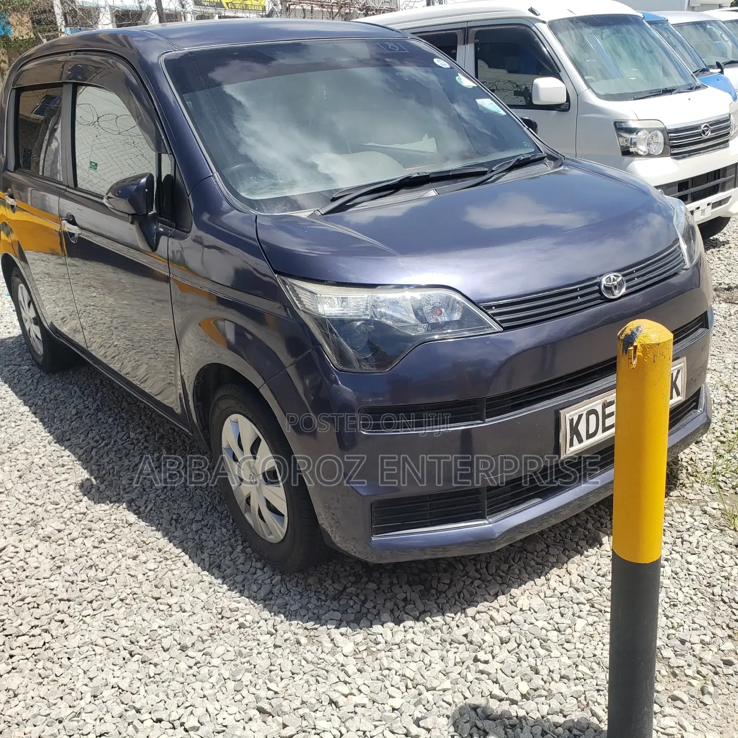 Toyota Spade 1.5 2014 Purple