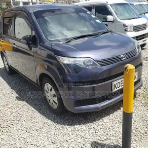 Toyota Spade 1.5 2014 Purple