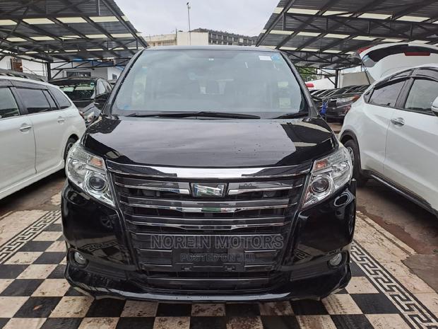 Toyota Noah 2016 Black - thumbnail 2